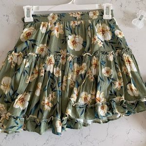 Flowery and flowy skirt